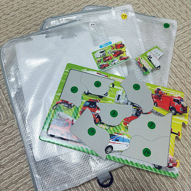 書類だけではなく小物もスッキリ収納！100均ファイルケース活用アイデア集