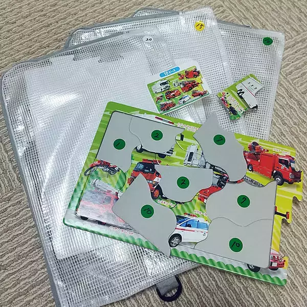 「書類だけではなく小物もスッキリ収納！100均ファイルケース活用アイデア集」の画像