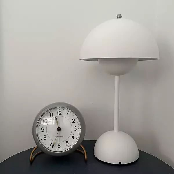 「「場所を選ばない名品。置くだけで絵になる、アルネ・ヤコブセンの置時計 」by nn-home さん」の画像