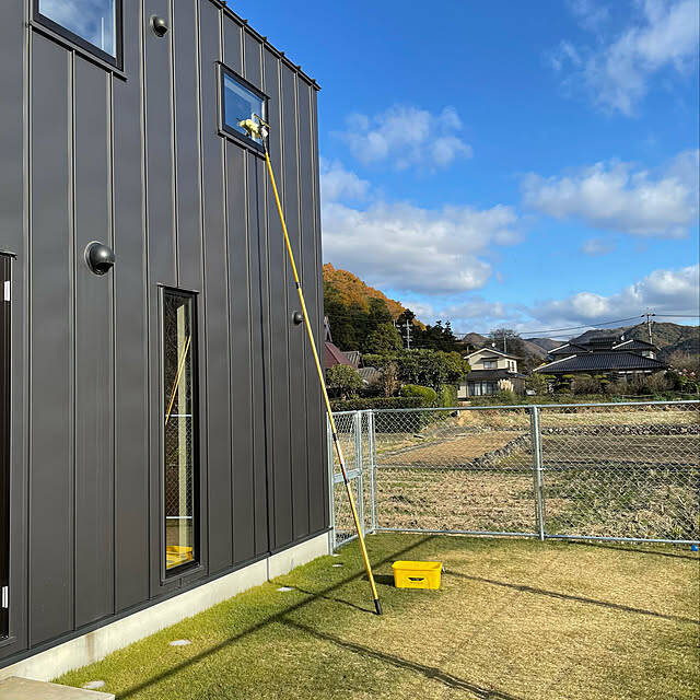 安全を確保しながら掃除しにくい場所をきれいに。高所掃除のコツ