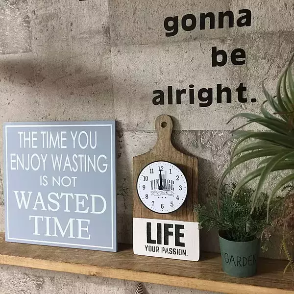 「塗ったり貼ったり工作感覚で楽しめる♪100均のまな板を使って簡単DIYを始めませんか？」の画像