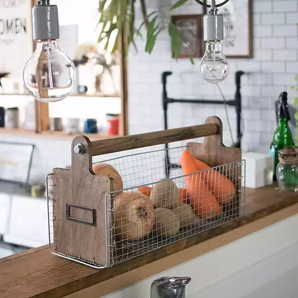 「塗ったり貼ったり工作感覚で楽しめる♪100均のまな板を使って簡単DIYを始めませんか？」の画像