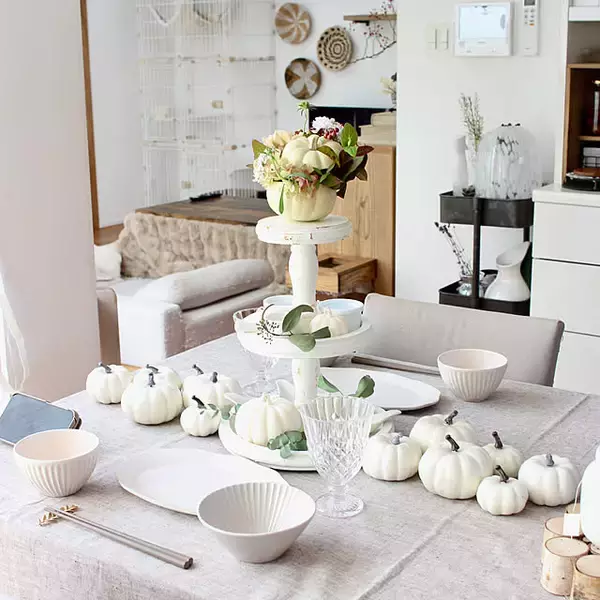 「食器や小物選びのコツが分かる！初心者でもかんたんにできるハロウィンのテーブルコーディネート術」の画像