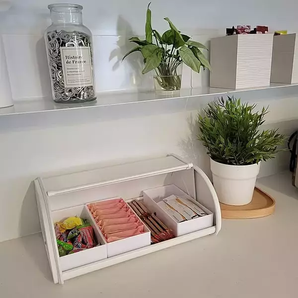 「パンを入れるだけじゃもったいない！ブレッドケースの万能収納」の画像