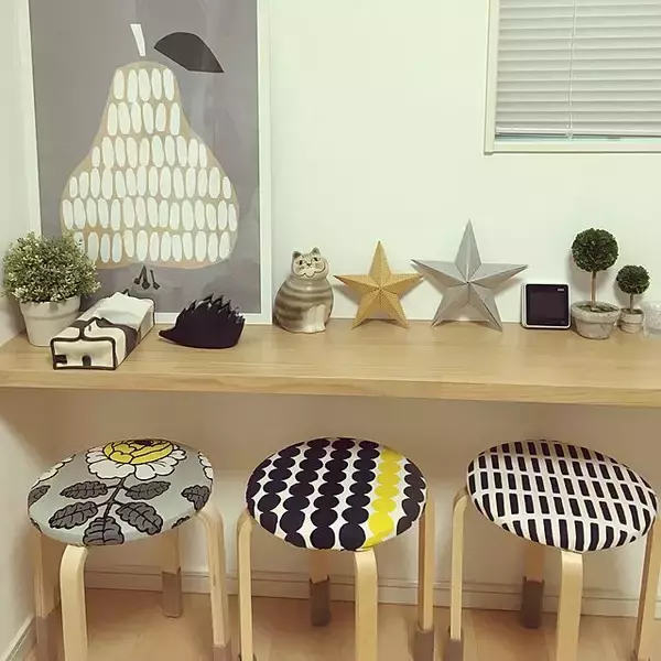 「北欧らしいデザイン満喫♡リビングにあるマリメッコ製品」の画像