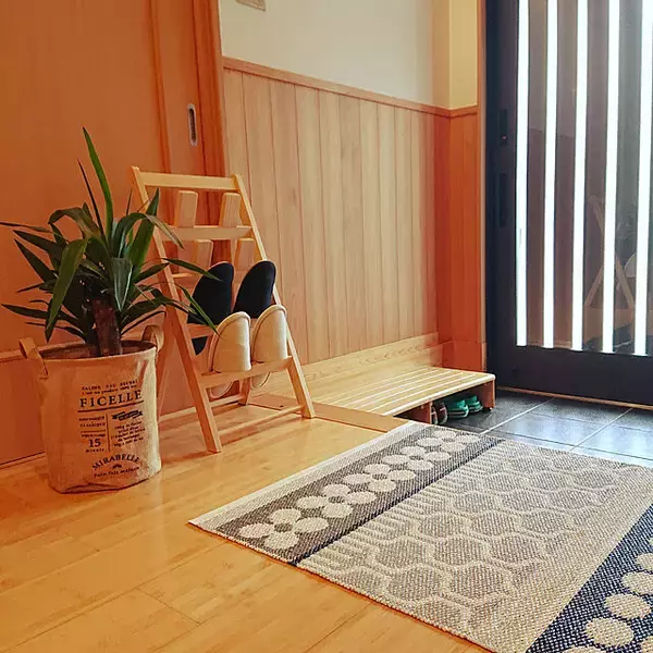 「木目の美しさが際立つ♡IKEAのこだわりが詰まった木製家具」の画像