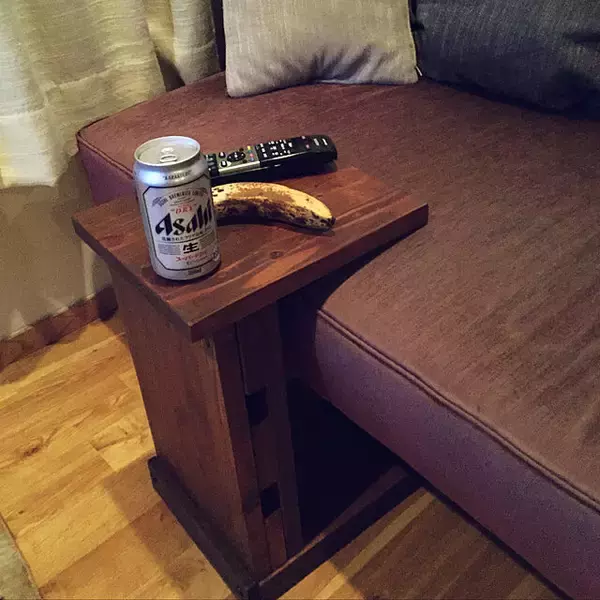 「リビングにあると便利！カフェテーブルDIYの実例10選」の画像