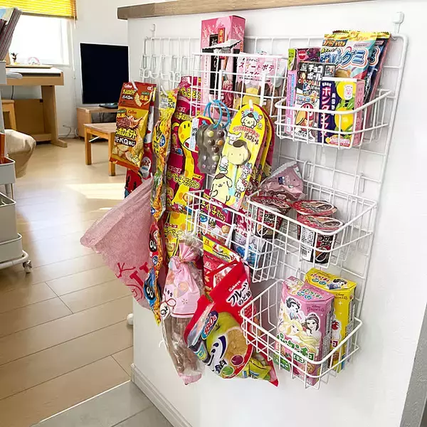 「食べたいおやつがすぐに見つかる♡在庫管理もスムーズになるお菓子の収納アイデア」の画像