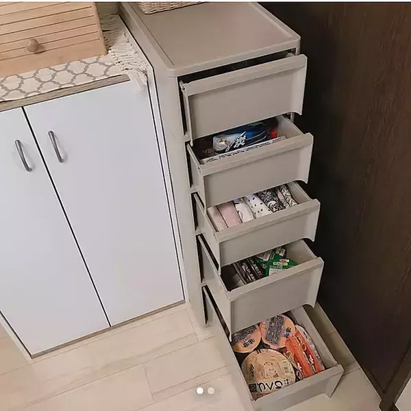 「食べたいおやつがすぐに見つかる♡在庫管理もスムーズになるお菓子の収納アイデア」の画像