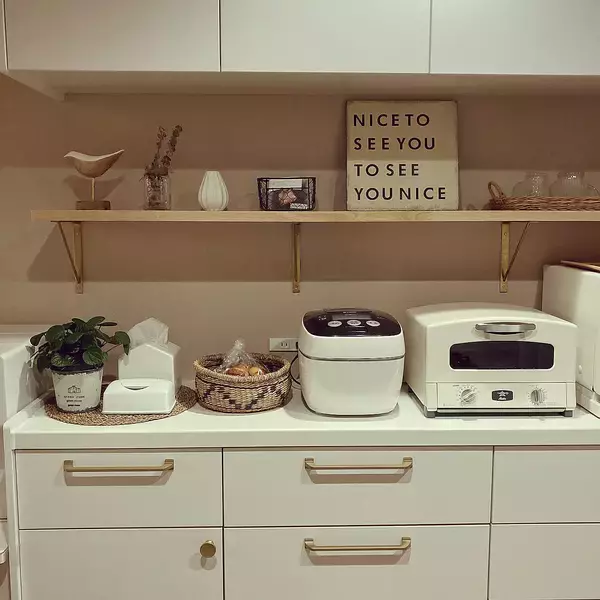 「生活感の扱い方で気分を上げる、外は可愛く中はすっきり収納」 by aromaさん