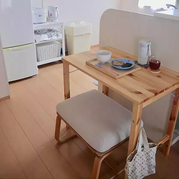 「ナチュラルな魅力をテーブルから収納まで幅広く。無印良品のパイン材家具」の画像