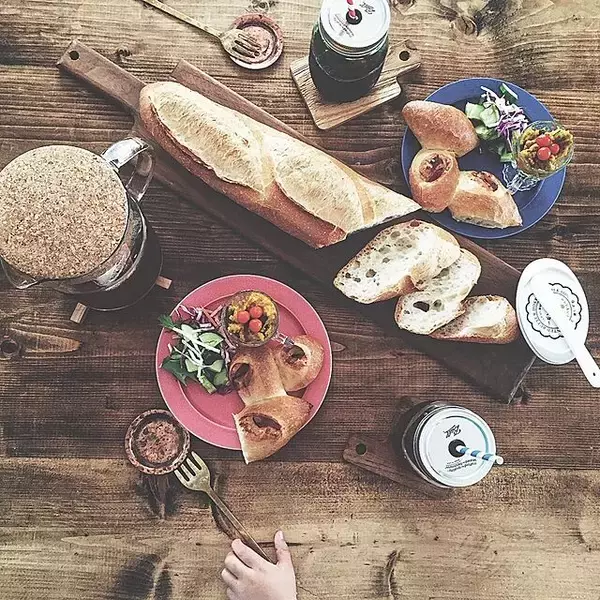 「目でも食卓を楽しみたいあなたへ☆パン食のときのテーブルコーデ実例10」の画像