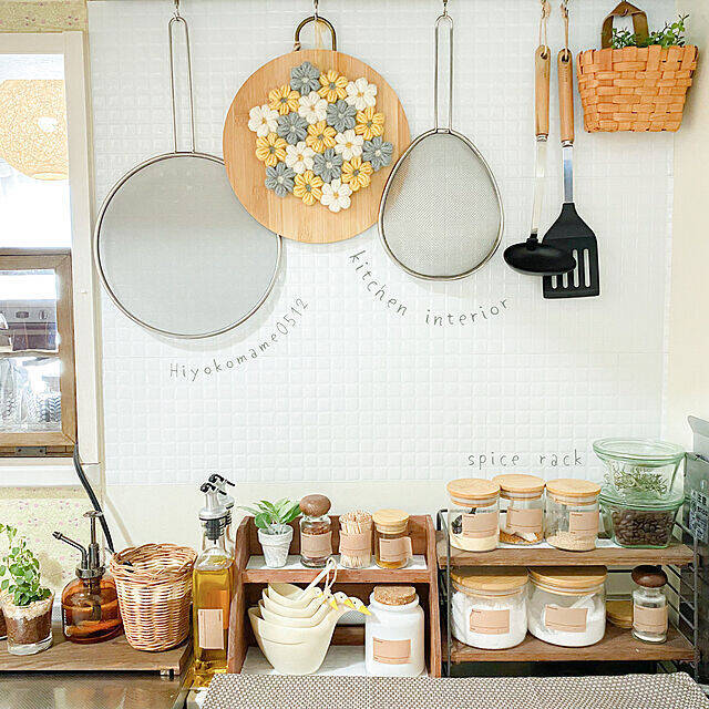 貼るだけ簡単！remecleのモザイクタイルシートとガラスフィルム