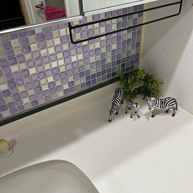 貼るだけ簡単！remecleのモザイクタイルシートとガラスフィルム