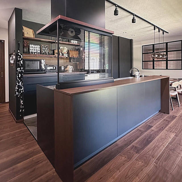 スムーズな動線で家事もはかどる♪開放感抜群なアイランドキッチンの実例6選