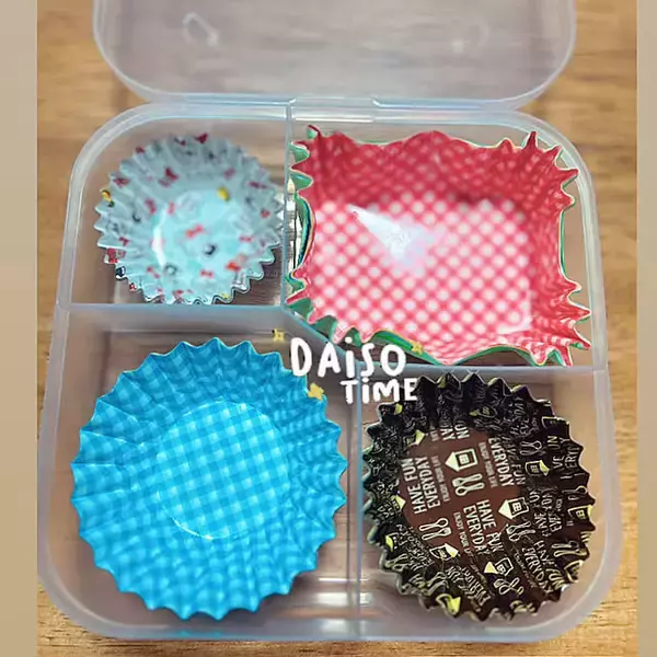 「これがあれば収納上手になれる！ダイソーの仕切り付きケースですっきりお片付け」の画像