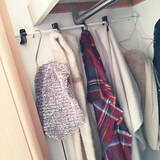 「毎日のコーディネートがもっと楽しくなる。気分を上げるスカーフ・ストールの収納方法6選」の画像2