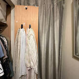 「毎日のコーディネートがもっと楽しくなる。気分を上げるスカーフ・ストールの収納方法6選」の画像4