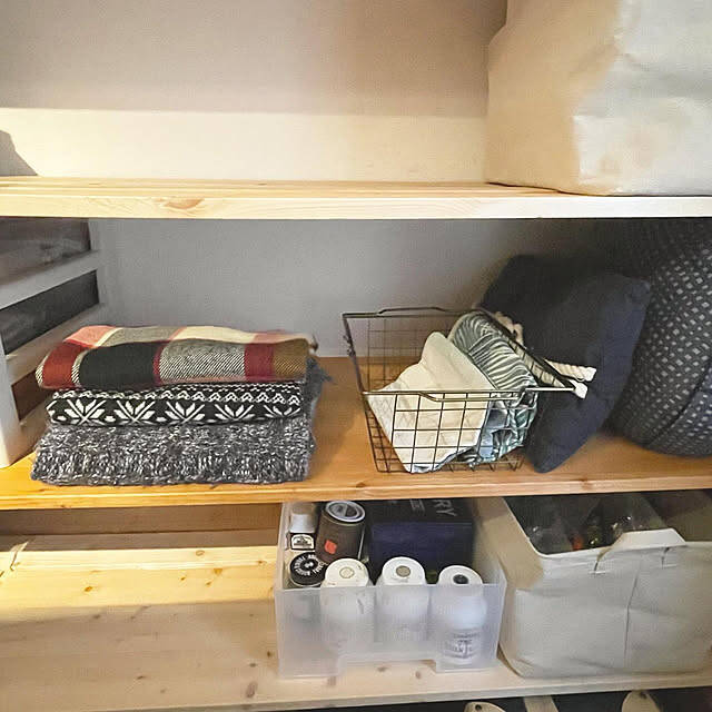 毎日のコーディネートがもっと楽しくなる。気分を上げるスカーフ・ストールの収納方法6選