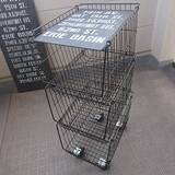 「プチプラで収納力アップ♪100均のワイヤーバスケットを活用した実例6選」の画像7