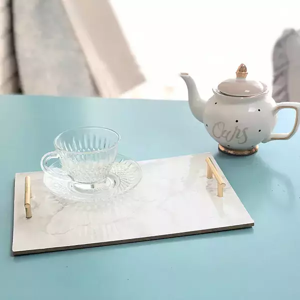 「自分好みに作る◎さまざまなシーンで役立つトレイのDIY実例10選」の画像