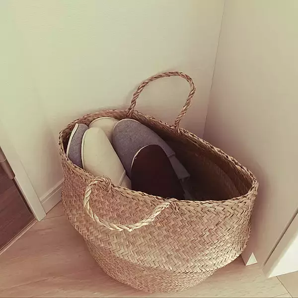 「インテリアとしても優秀なカゴ、IKEAのフローディスを使った収納実例」の画像