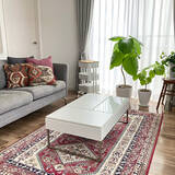 「渋い味わいを楽しむ。オールドキリムが魅力的にコーディネートされたお部屋6選」の画像7