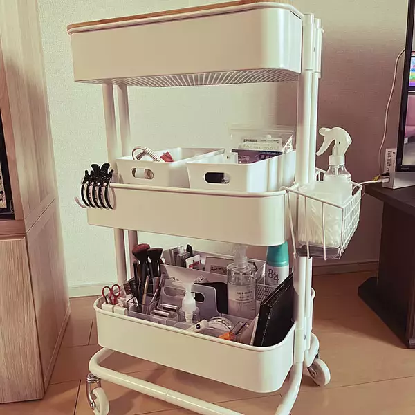 「コスメ＆スキンケア収納をスタイリッシュに！IKEAのとっておきアイテム6選」の画像
