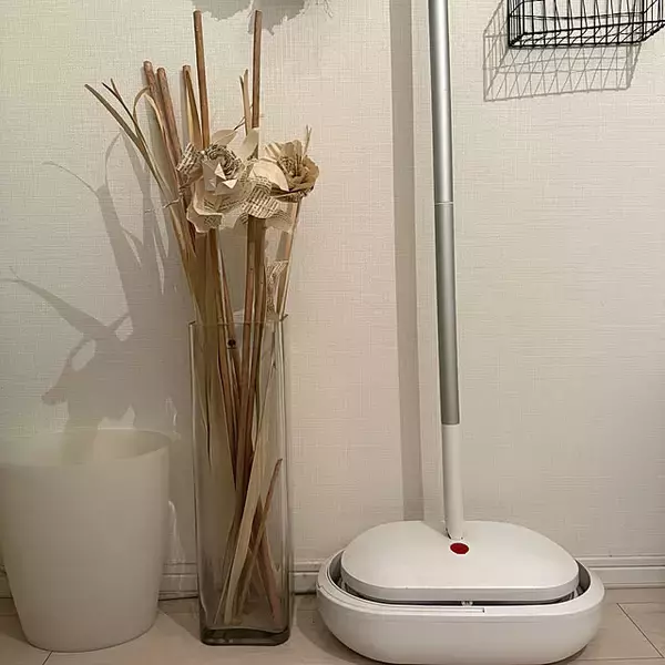 「いつでもサラサラな足触りを♡フローリングをきれいに保つ秘訣10選」の画像