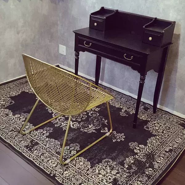 「リモートワークにもおすすめ♪手軽にプライベート空間が作れるデスク」の画像