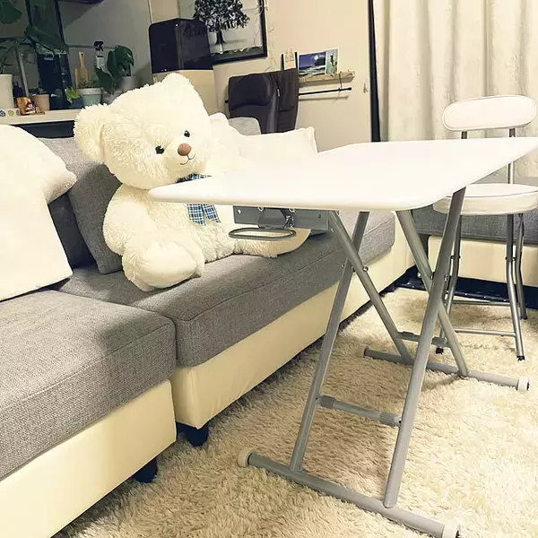 「リモートワークにもおすすめ♪手軽にプライベート空間が作れるデスク」の画像