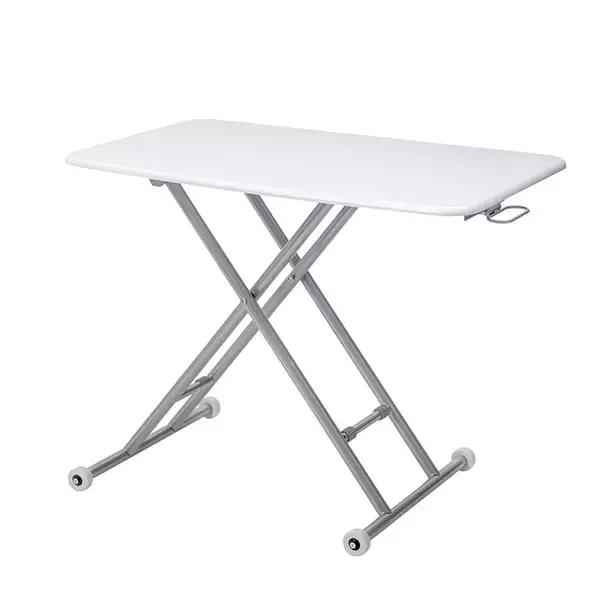 「リモートワークにもおすすめ♪手軽にプライベート空間が作れるデスク」の画像