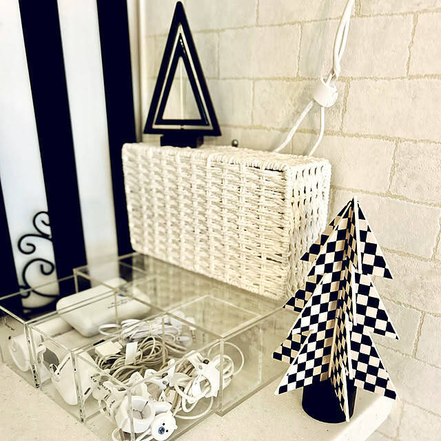 隠すだけじゃもったいない！無印良品のアクリル収納で見せる楽しさを発見