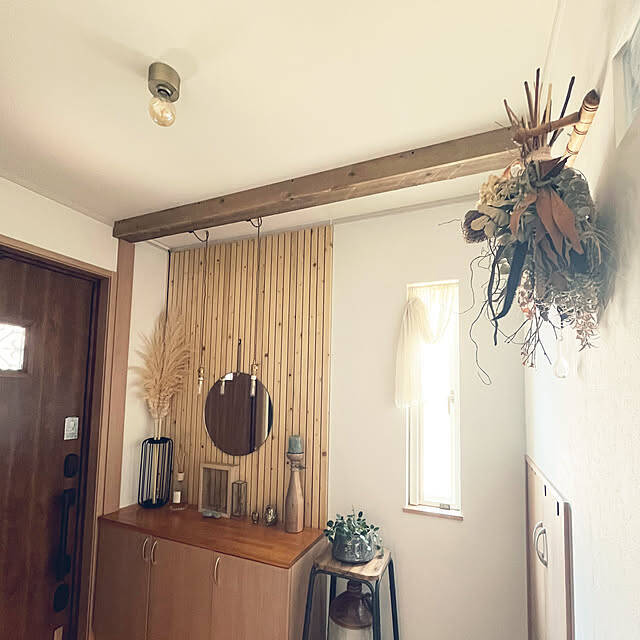 帰るたびほっとする玄関に♡床も壁も扉も自分らしくDIY