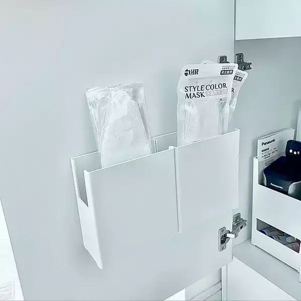 「ペタッと貼るだけでディスプレイや収納のお悩み解決！魔法のテープの活用法6選」の画像