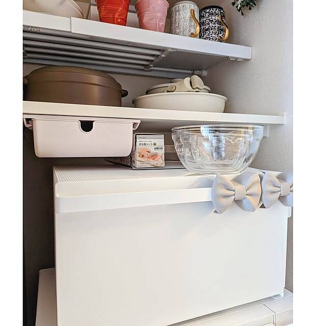 ペタッと貼るだけでディスプレイや収納のお悩み解決！魔法のテープの活用法6選