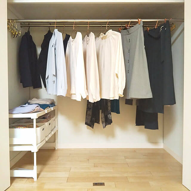 キッチンから玄関まで♪収納スペースを無駄なく使える伸縮ラックの活用法