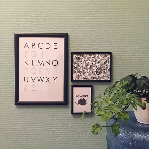 気軽に取り入れやすい！セリアのフォトフレームで始める身近なディスプレイ