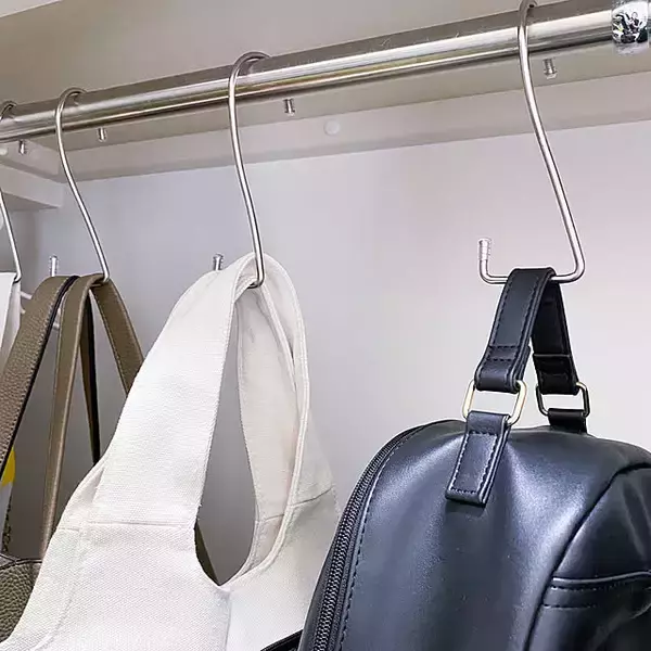 「ごちゃつき問題を100均アイテムで解消して♪クローゼット収納を整理整頓」の画像