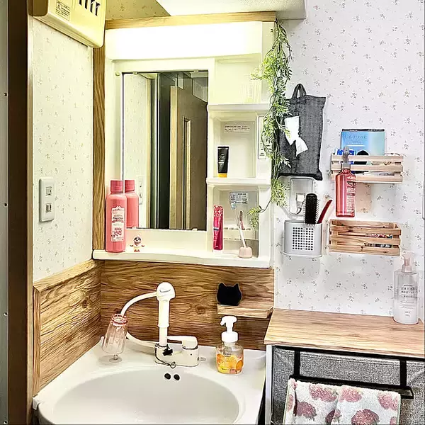 「「プチプラアイテムとDIYでアレンジ！LDKから玄関までお気に入りの場所を作る暮らし」 by kagomamaさん」の画像