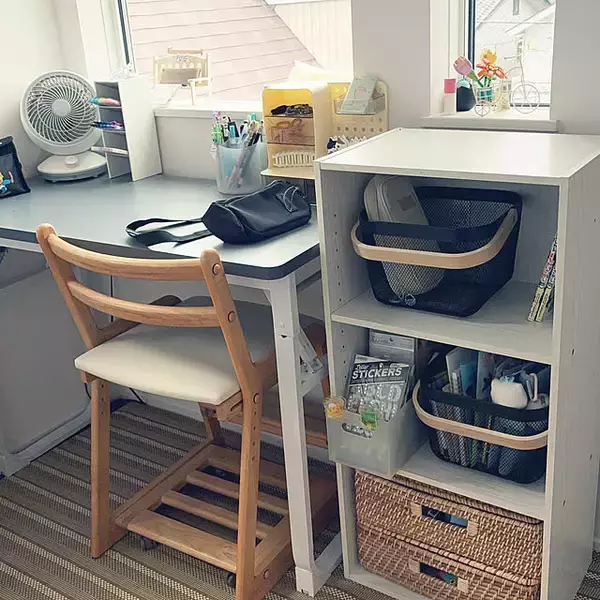 「デスク周りに収納が欲しい方におすすめ！ユーザーさんが取り入れていた、気軽にプラスできる収納アイテム」の画像