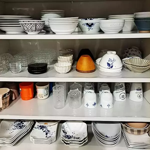 「「"置かない"がルール。余白が引き立てる、愛着あるキッチンの景色」 by mihiroさん」の画像