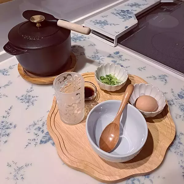 「「"置かない"がルール。余白が引き立てる、愛着あるキッチンの景色」 by mihiroさん」の画像