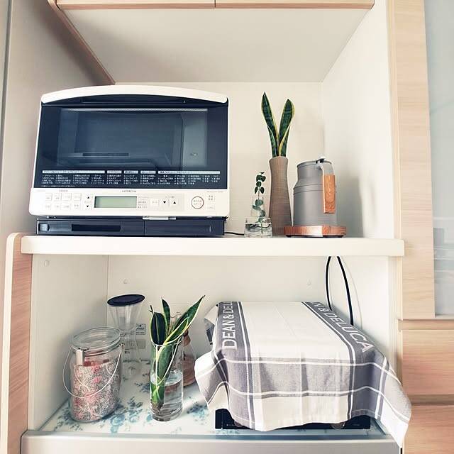 「"置かない"がルール。余白が引き立てる、愛着あるキッチンの景色」 by mihiroさん