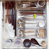 「引き出し・冷蔵庫のごちゃつき解消！ニトリの整理トレーを使った収納実例」の画像2