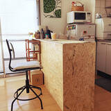 「カフェ風インテリアを目指す方にも！収納＆作業台としても役立つキッチンカウンターDIYアイデア」の画像3