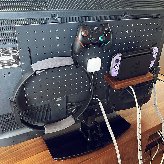 周辺機器も配線もすっきり！ゲームをより快適に楽しむためのゲーム機収納アイデア