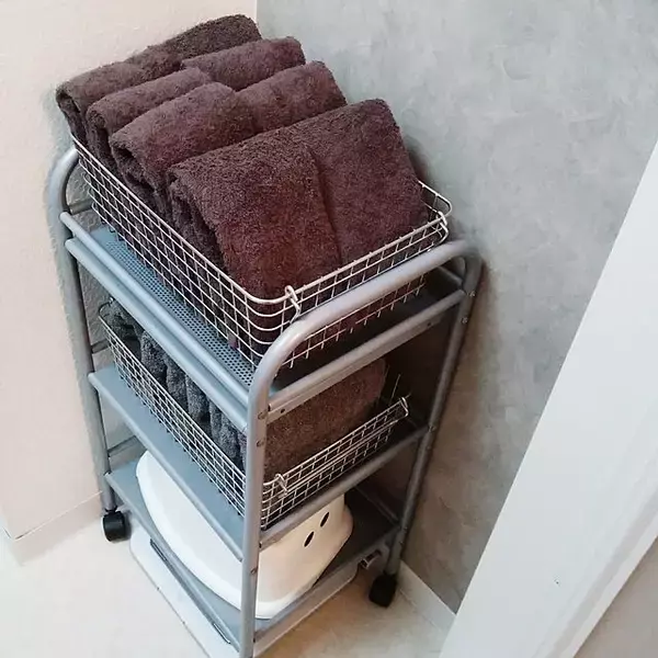 「おうちのあちこちで大活躍！キッチンワゴンを使った収納アイデア集」の画像