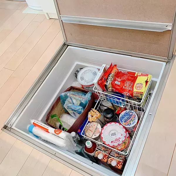 「ストック管理がラクになる！床下収納を活かす整理整頓アイデア」の画像