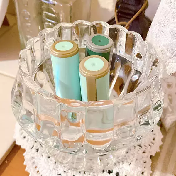 「必要なときにさっと取り出せる！使いやすくインテリアにも馴染む印鑑の収納アイデア6選」の画像